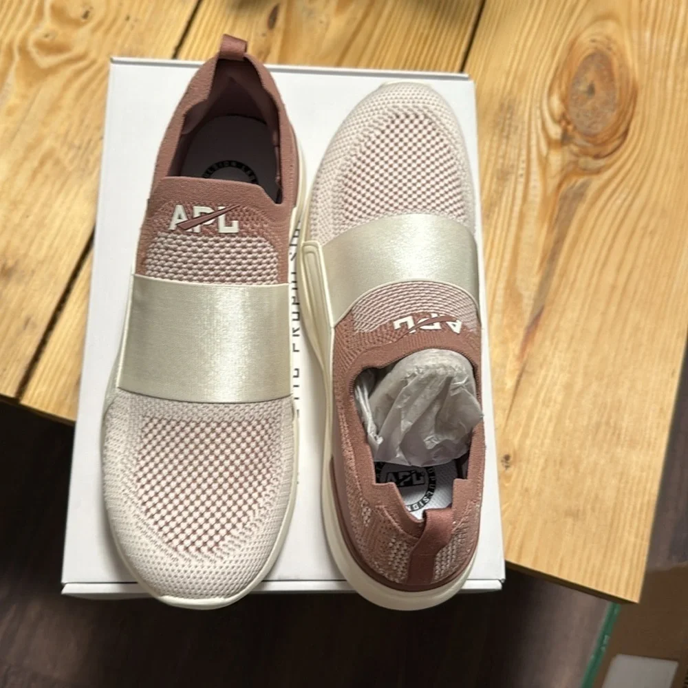 NEW APL Ivory Cream  Pink Athletic Slip-On Shoes sz11 - Picture 11 of 13